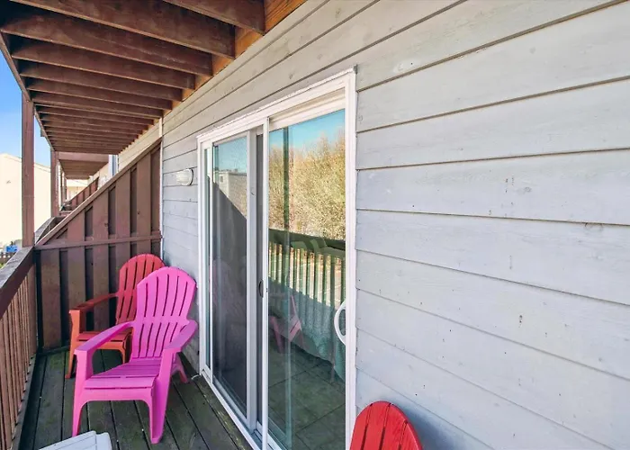 Breezy Point 202 Holiday home