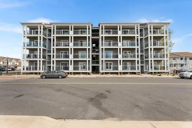 Breezy Point 202