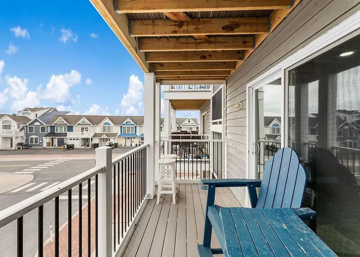 Breezy Point 202 *